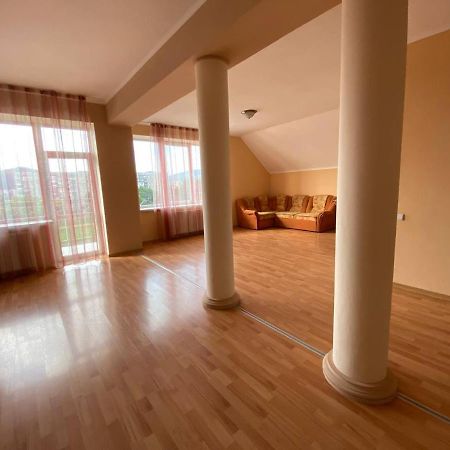 Apartments On Parkaniya 2A Munkács Kültér fotó