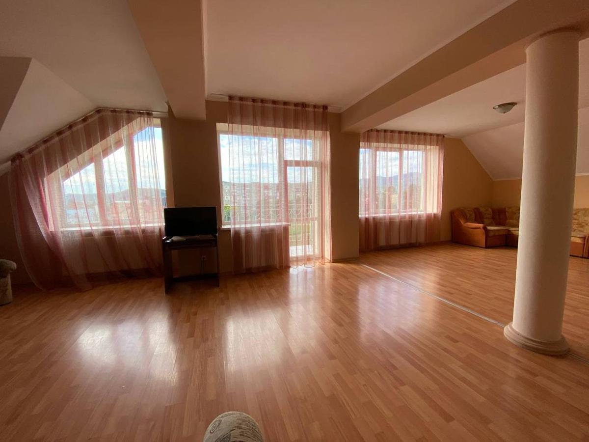 Apartments On Parkaniya 2A Munkács Kültér fotó